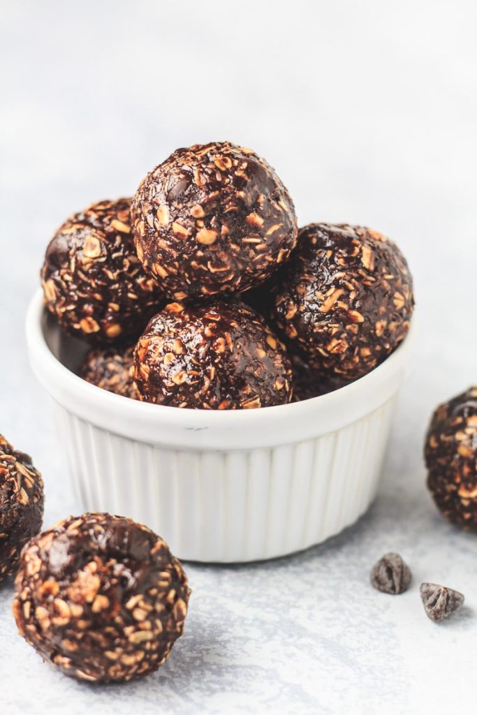 chocolate peanut butter energy ball